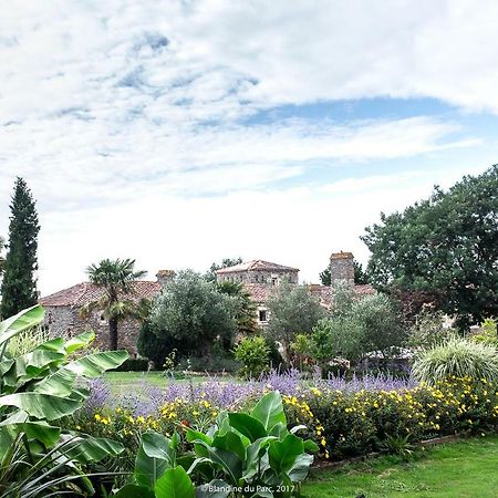Logis De La Robliniere Bed & Breakfast Landevieille Exterior foto