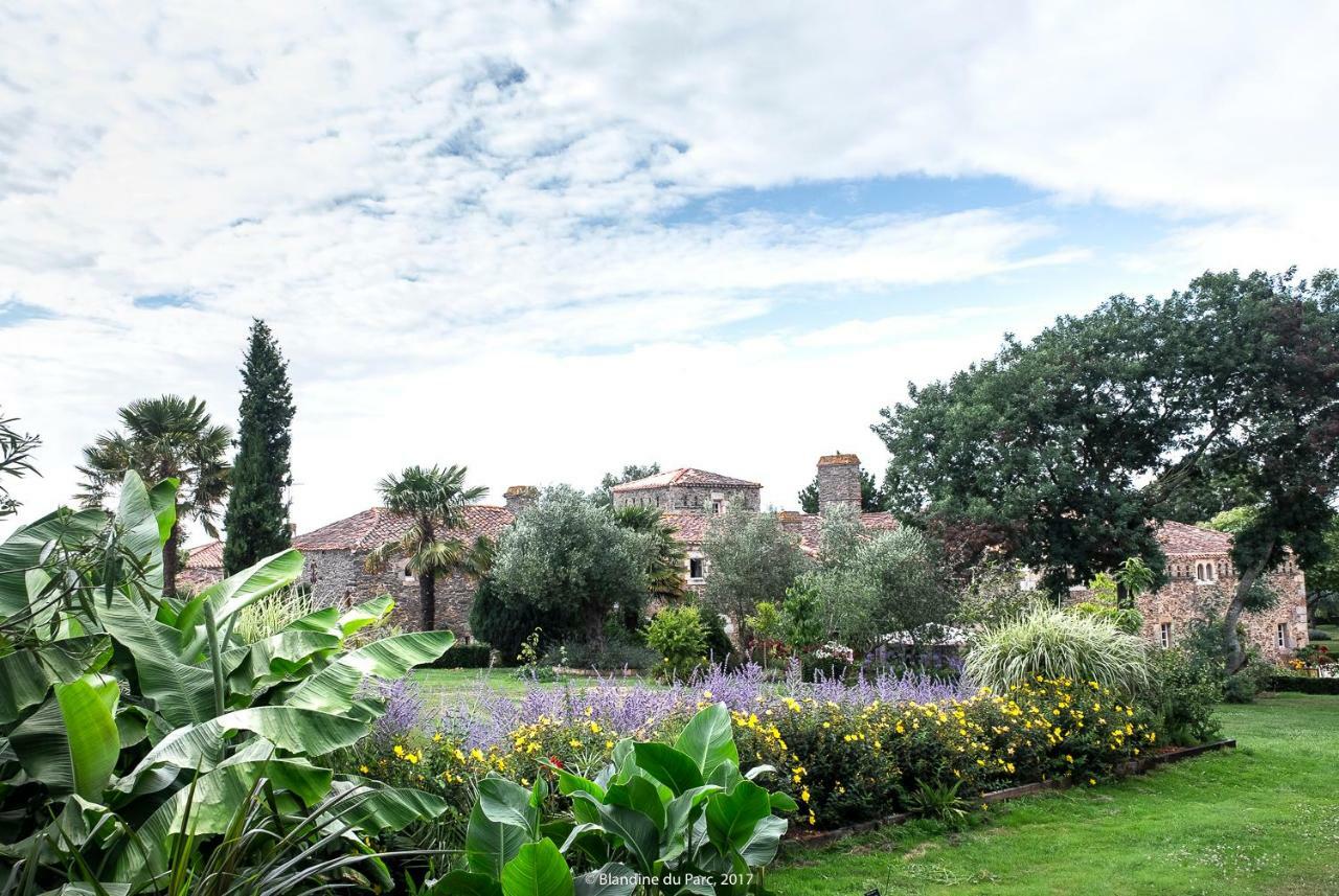 Logis De La Robliniere Bed & Breakfast Landevieille Exterior foto
