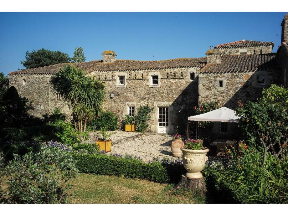 Logis De La Robliniere Bed & Breakfast Landevieille Exterior foto
